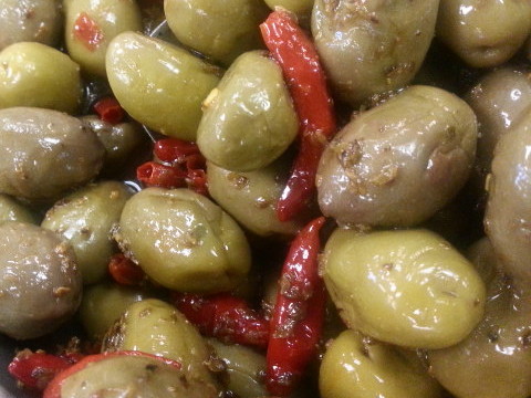 Green Olives with Oregano & Hot Peppers